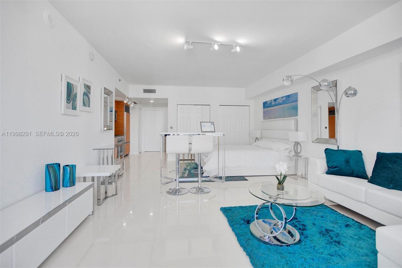 475 Brickell Ave, Unit 5010, Miami, FL 33131 Photo