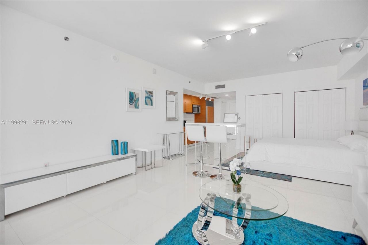 475 Brickell Ave, Unit 5010, Miami, FL 33131 Photo