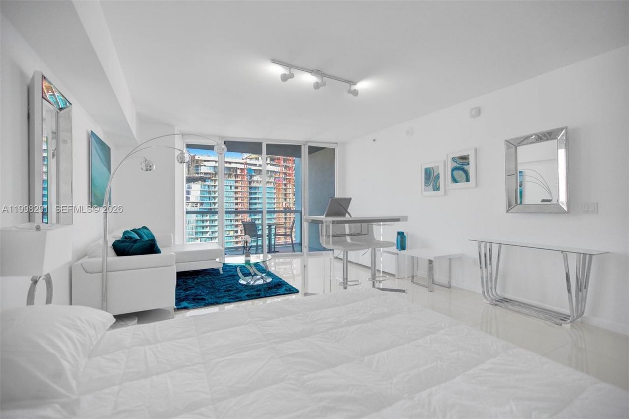 475 Brickell Ave, Unit 5010, Miami, FL 33131 Photo