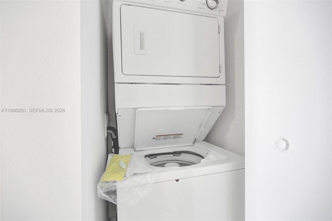 475 Brickell Ave, Unit 5010, Miami, FL 33131 Photo