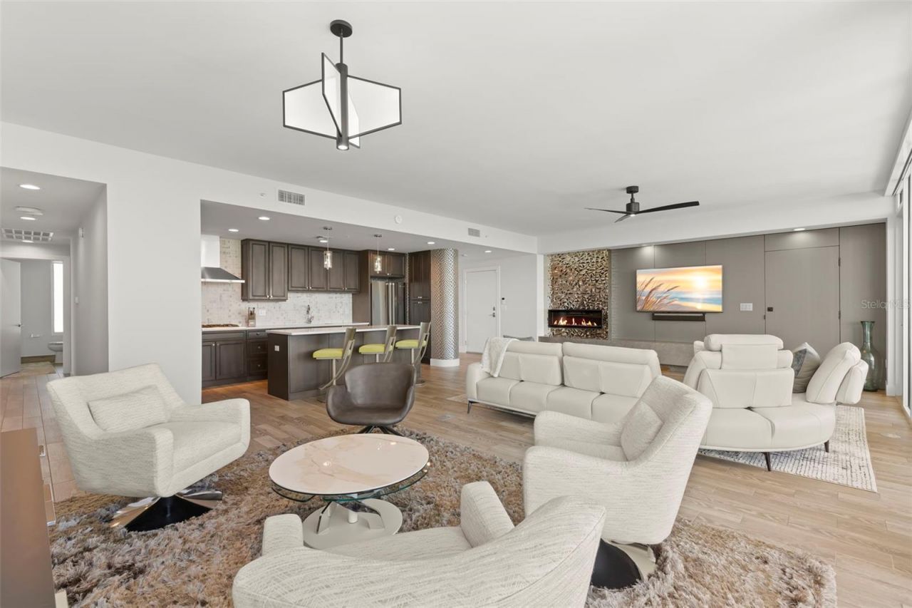 176 4th Avenue Ne, Unit 1102, Saint Petersburg, FL 33701 Photo