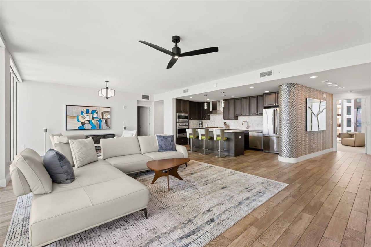 176 4th Avenue Ne, Unit 1102, Saint Petersburg, FL 33701 Photo