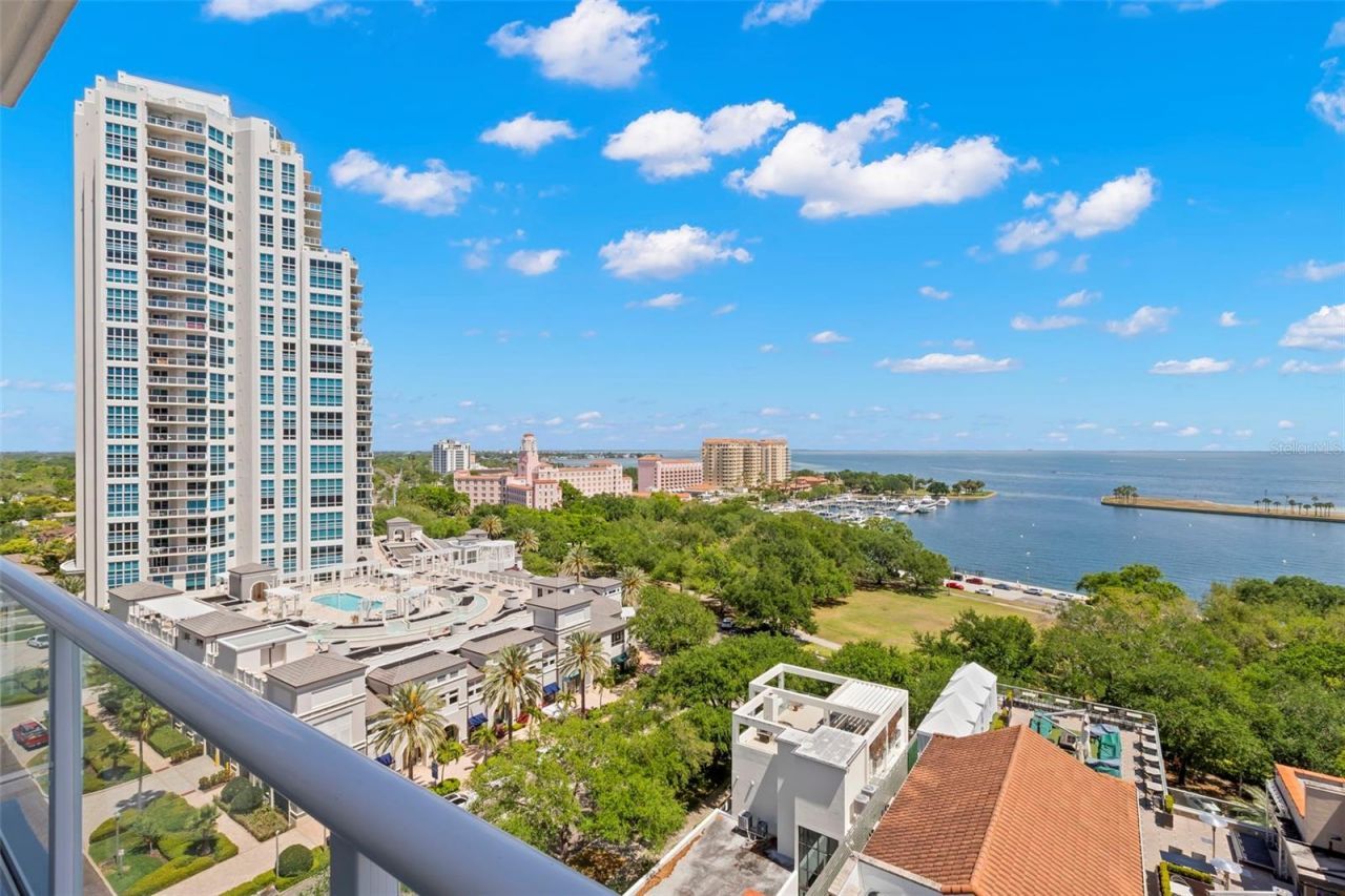 176 4th Avenue Ne, Unit 1102, Saint Petersburg, FL 33701 Photo