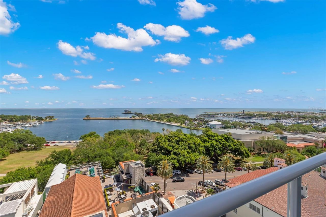 176 4th Avenue Ne, Unit 1102, Saint Petersburg, FL 33701 Photo