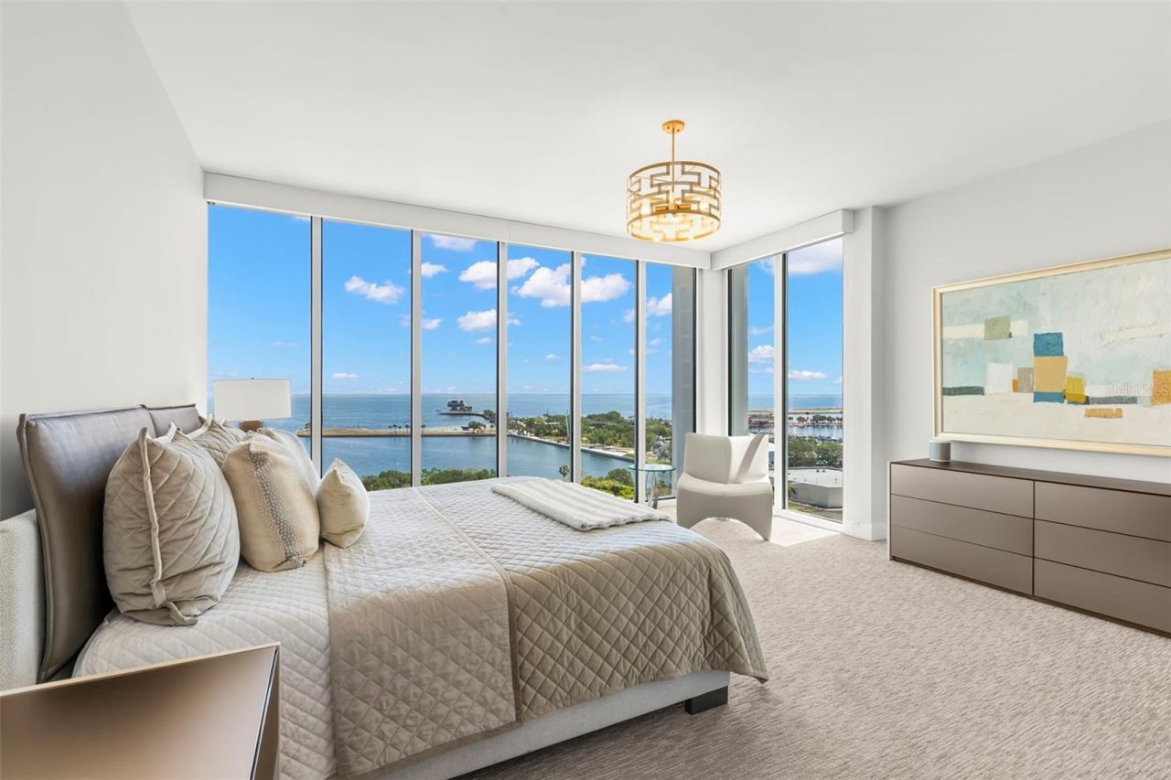 176 4th Avenue Ne, Unit 1102, Saint Petersburg, FL 33701 Photo