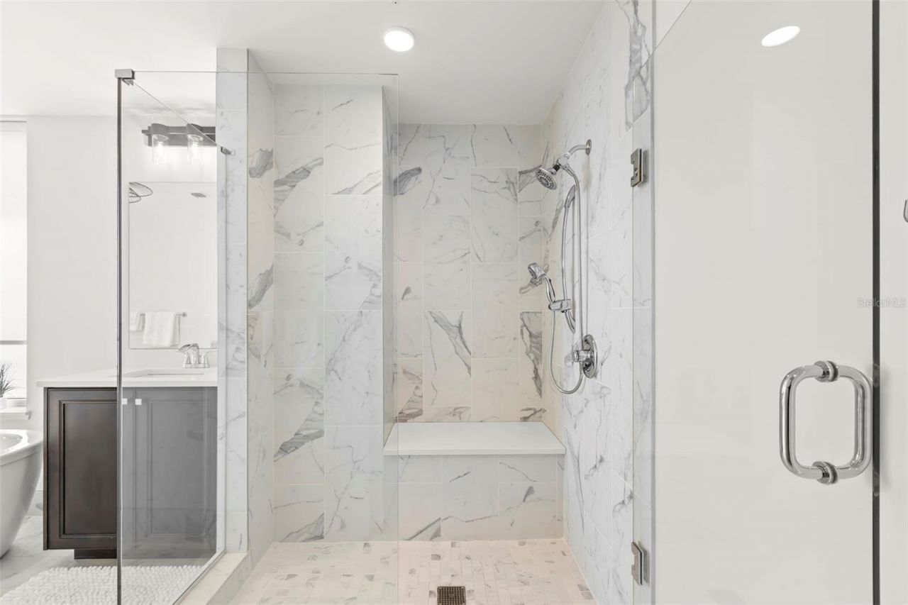 176 4th Avenue Ne, Unit 1102, Saint Petersburg, FL 33701 Photo