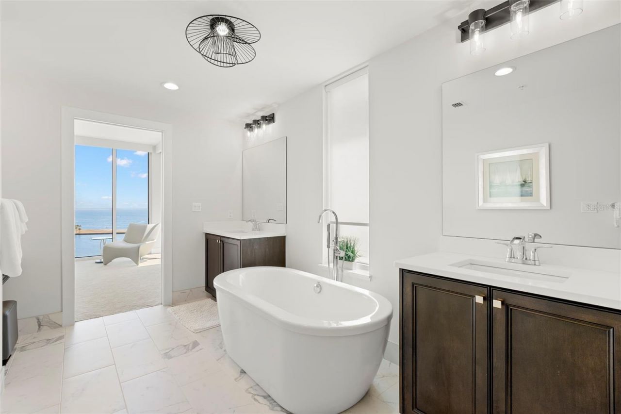 176 4th Avenue Ne, Unit 1102, Saint Petersburg, FL 33701 Photo