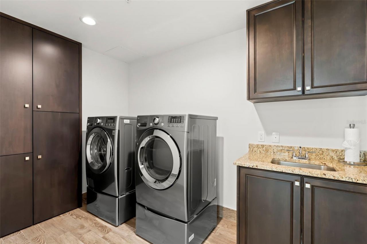 176 4th Avenue Ne, Unit 1102, Saint Petersburg, FL 33701 Photo
