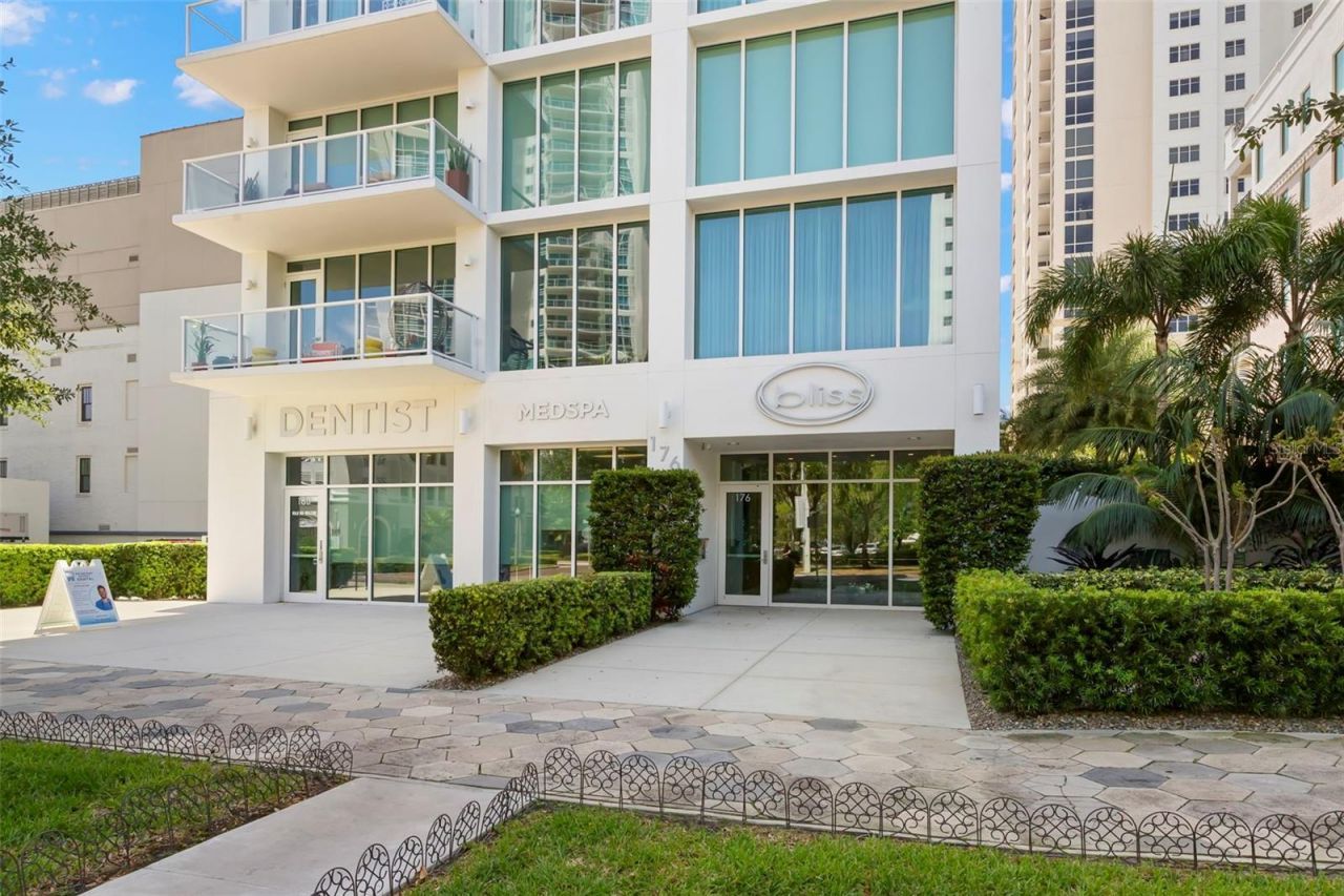 176 4th Avenue Ne, Unit 1102, Saint Petersburg, FL 33701 Photo