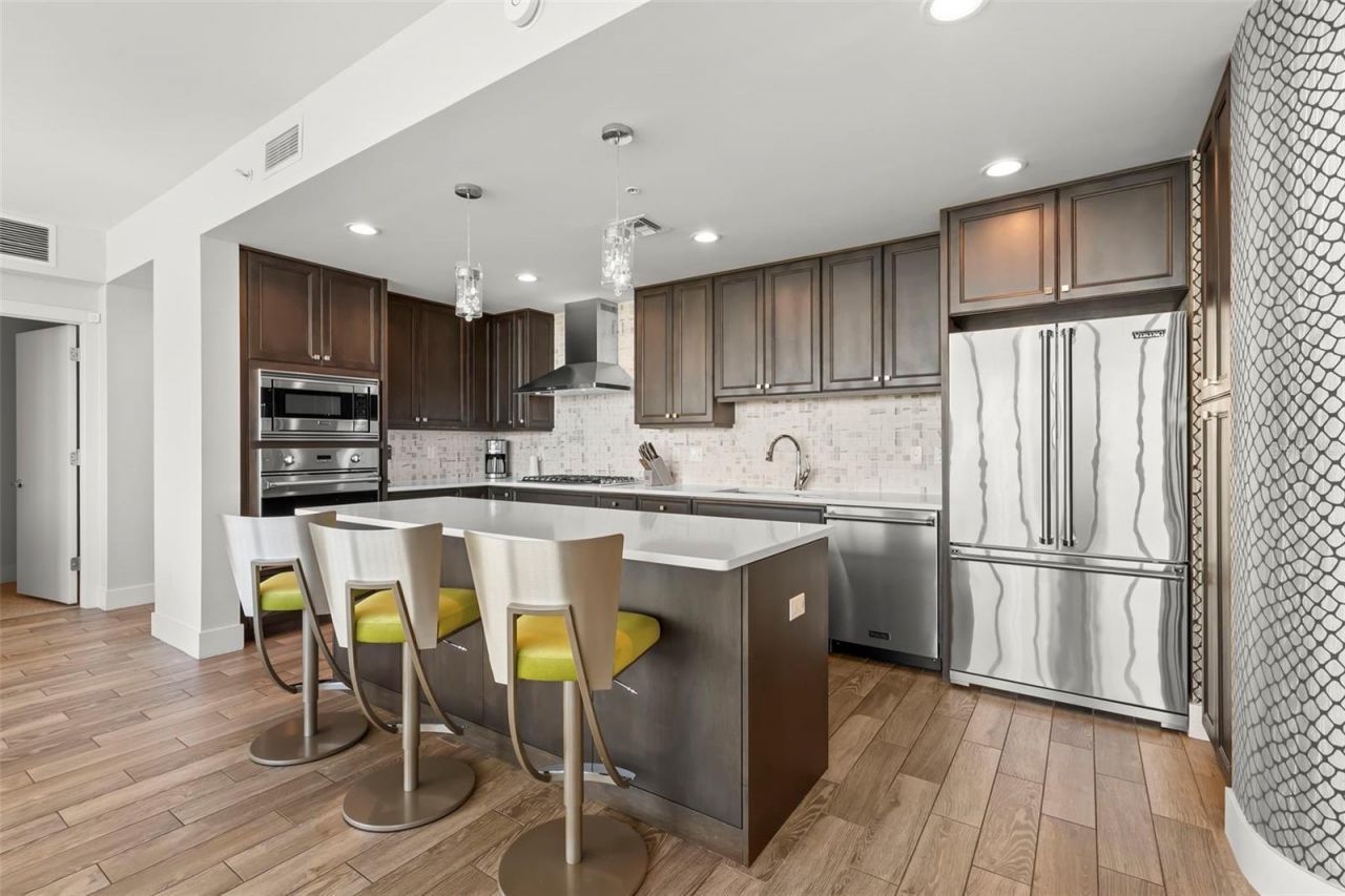 176 4th Avenue Ne, Unit 1102, Saint Petersburg, FL 33701 Photo