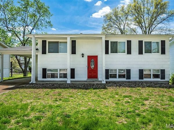 28 James Court, Ballwin, MO 63021