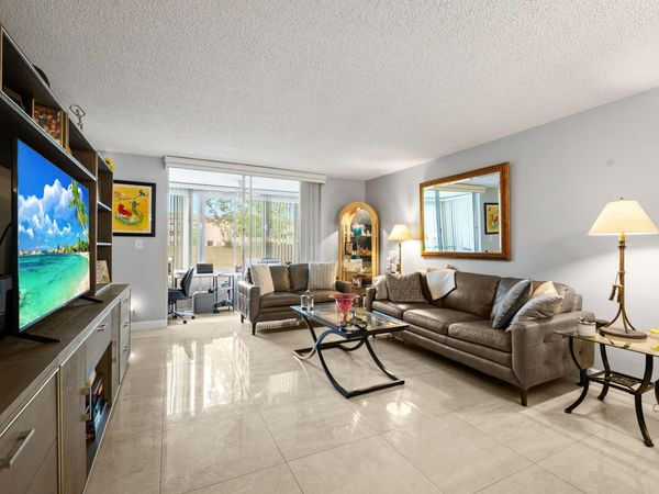 9330 Sunrise Lakes Boulevard, Unit 104, Sunrise, FL 33322