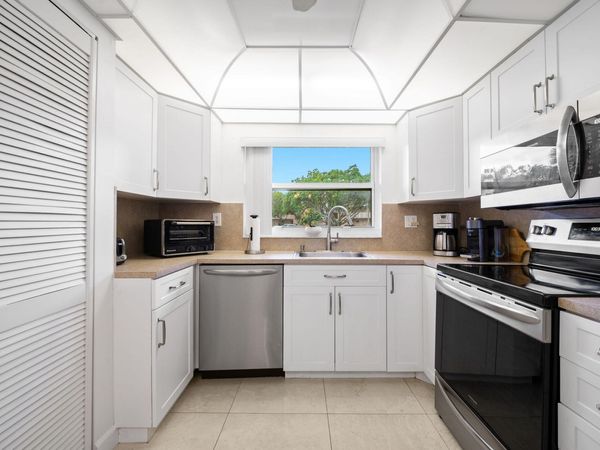 9330 E Sunrise Lakes Boulevard E, Unit 104, Sunrise, FL 33322