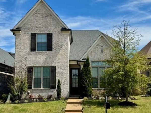 300 CHEROKEE CIR, Oakland, TN 38060