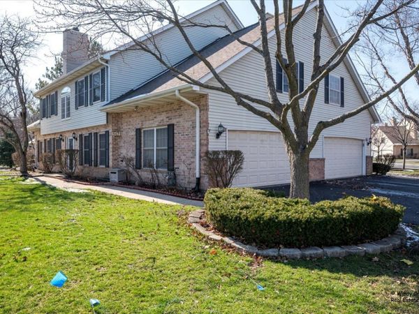 1476 Laurel Oaks Drive , Streamwood, IL 60107