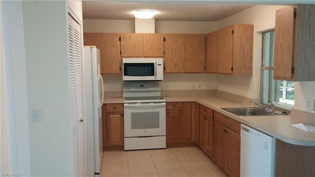 906 SE 19th Ln , Cape Coral, FL 33990 Photo