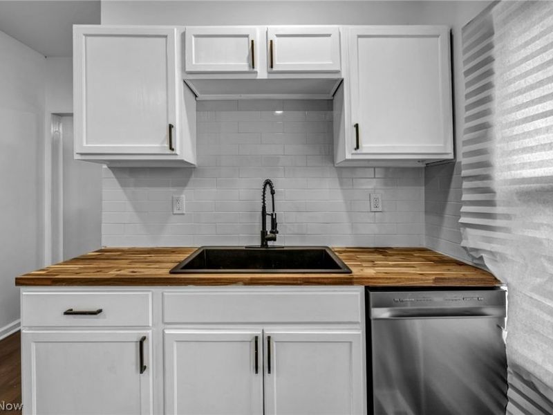 3570 sykora rd, Cleveland, OH 44105 Photo 10