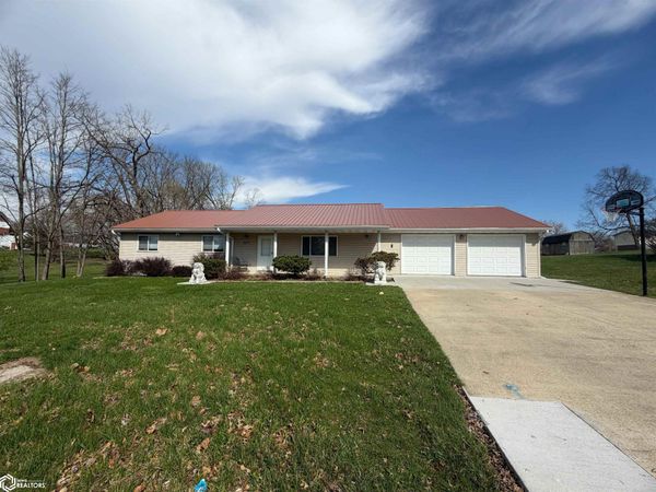1617 S 15Th Street, Centerville, IA 52544