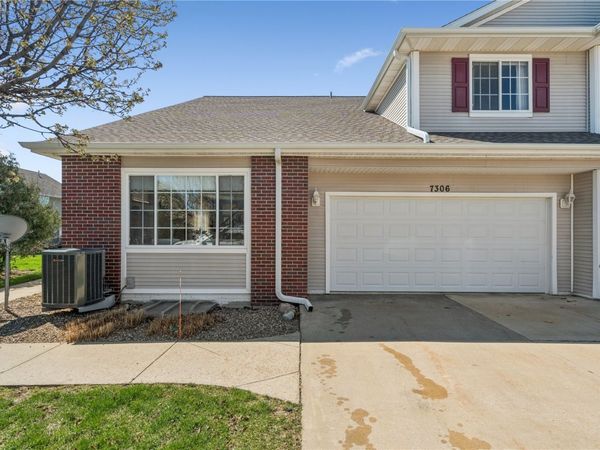 7306 Walden Rd NE, Cedar Rapids, IA 52402