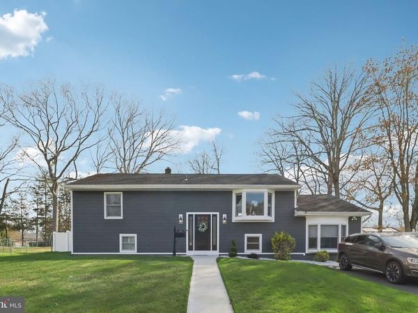 118 DARIEN ROAD, HOWELL, NJ 07731