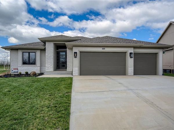 2717 NE 91st Place, Kansas City, MO 64156