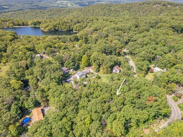 5 Splitrock Ln, Vernon, NJ 07461