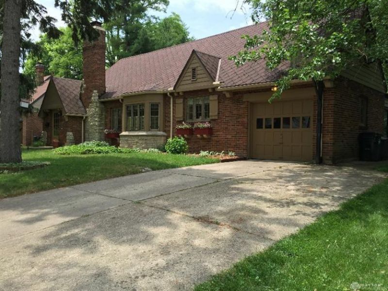 2525 Elsmere Avenue, Harrison Township, OH 45406 Photo 2