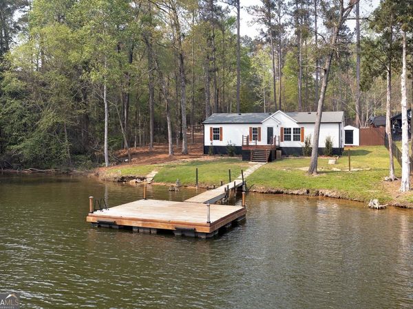 595 Barnetts Bridge Road, Jackson, GA 30233