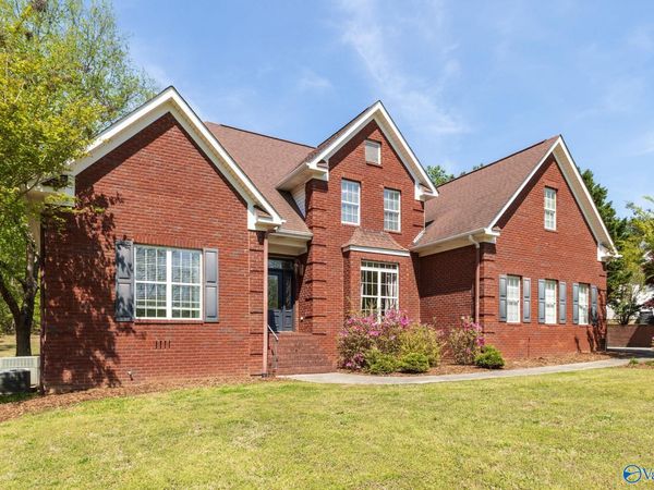 85 Given Cove, Laceys Spring, AL 35745