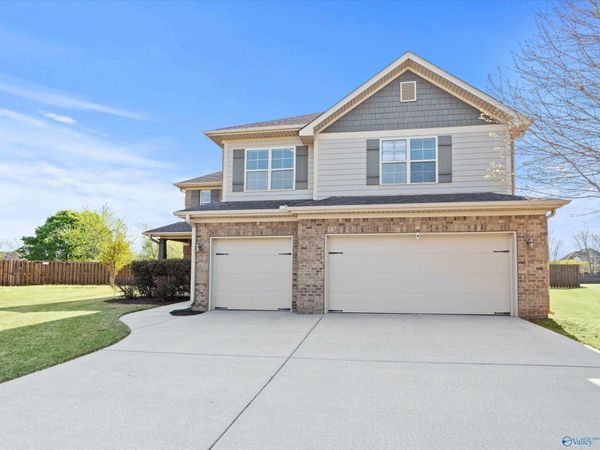 131 Rainwood Drive SW, Huntsville, AL 35824