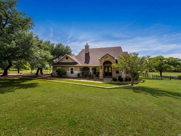 194 Mull Rd, Kerrville, TX 78028