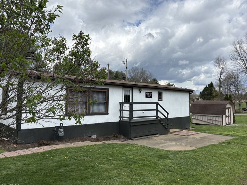 2276 Lodge Road SW, Sherrodsville, OH 44675 Photo 2