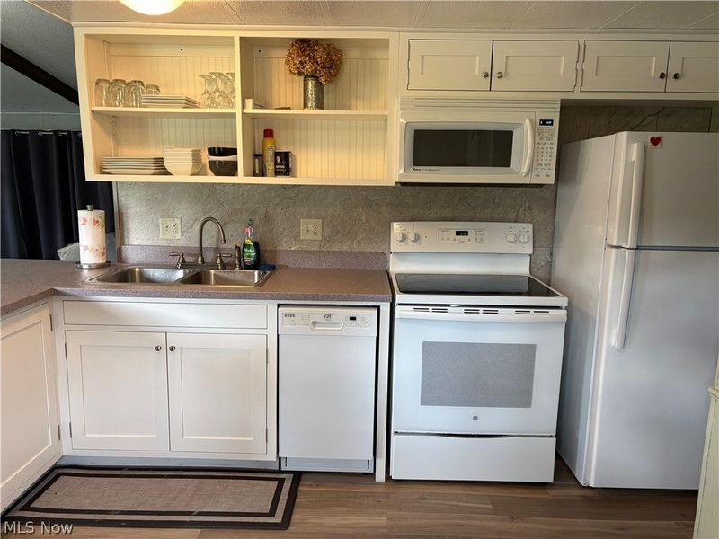 2276 Lodge Road SW, Sherrodsville, OH 44675 Photo 5