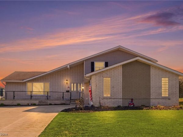 13901 Bennington Boulevard , Middleburg Heights, OH 44130