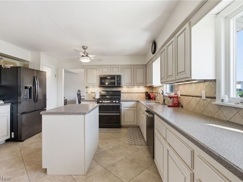 13901 Bennington Boulevard, Middleburg Heights, OH 44130 Photo 13