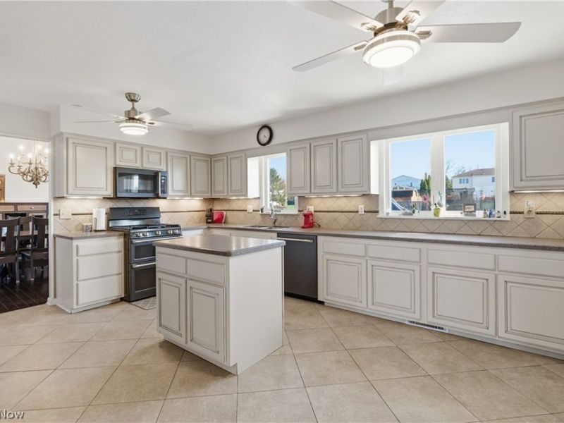 13901 Bennington Boulevard, Middleburg Heights, OH 44130 Photo 15