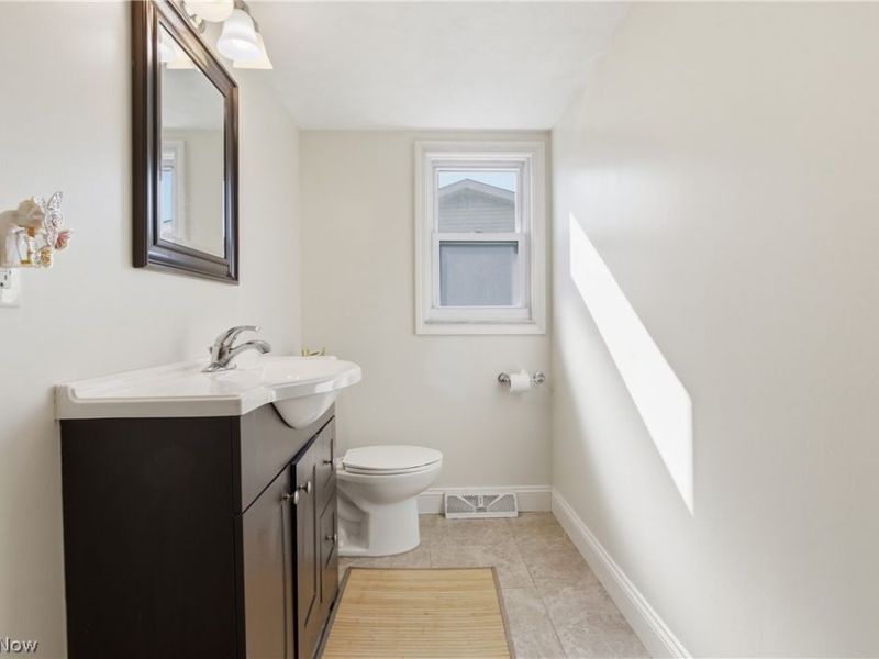 13901 Bennington Boulevard, Middleburg Heights, OH 44130 Photo 20