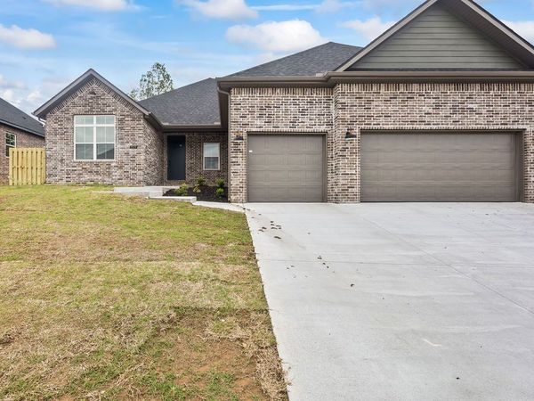 1509 Padova Avenue, Tontitown, AR 72762