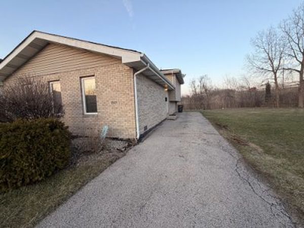 1501 Berg Drive , Dolton, IL 60419