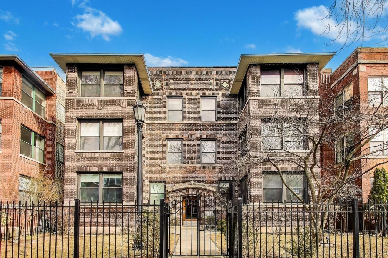 4441 N Beacon Street, Unit 2A, Chicago, IL 60640 Main Photo