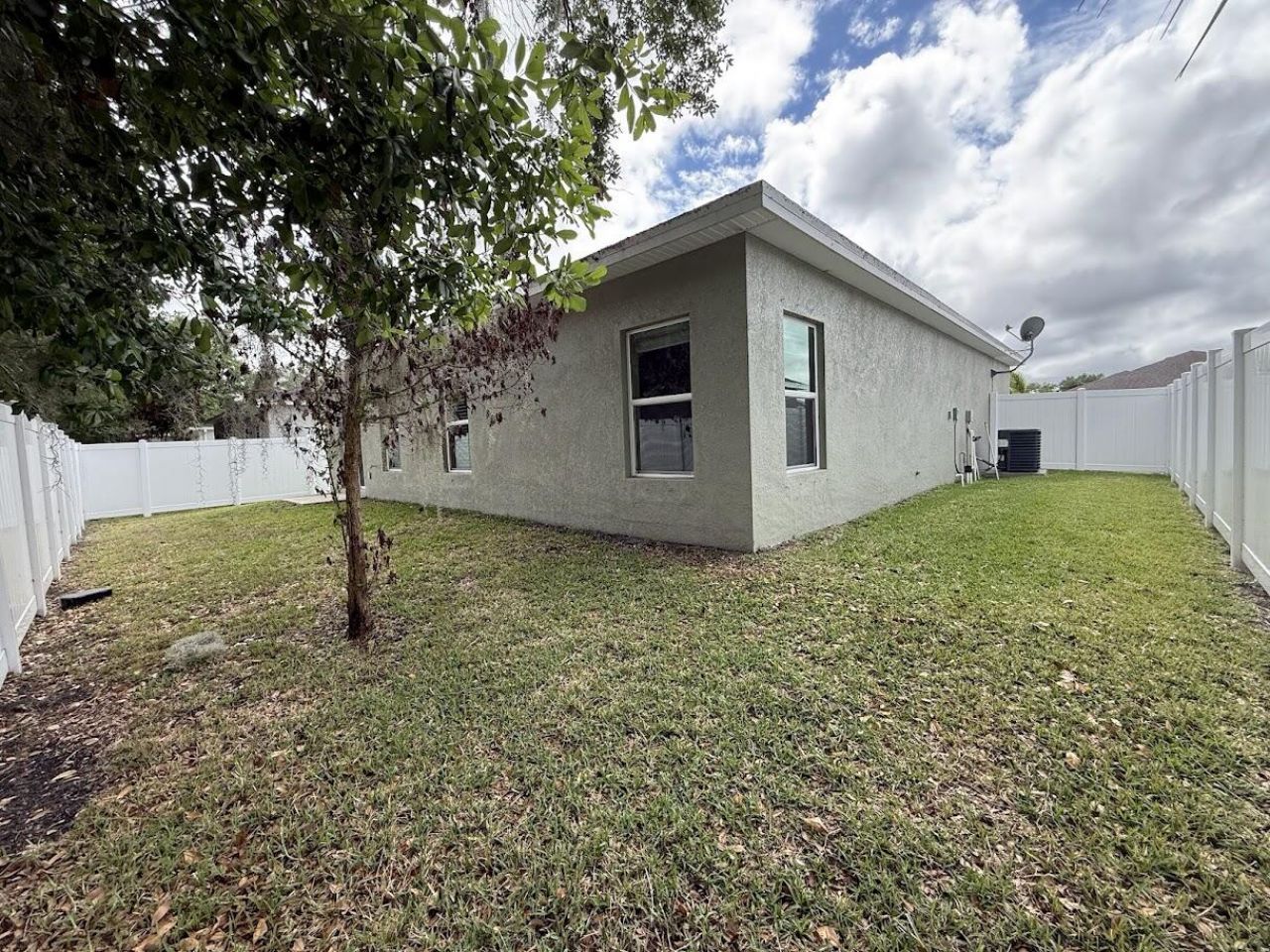 5234 Oakland Lake Circle, Fort Pierce, FL 34951 Photo