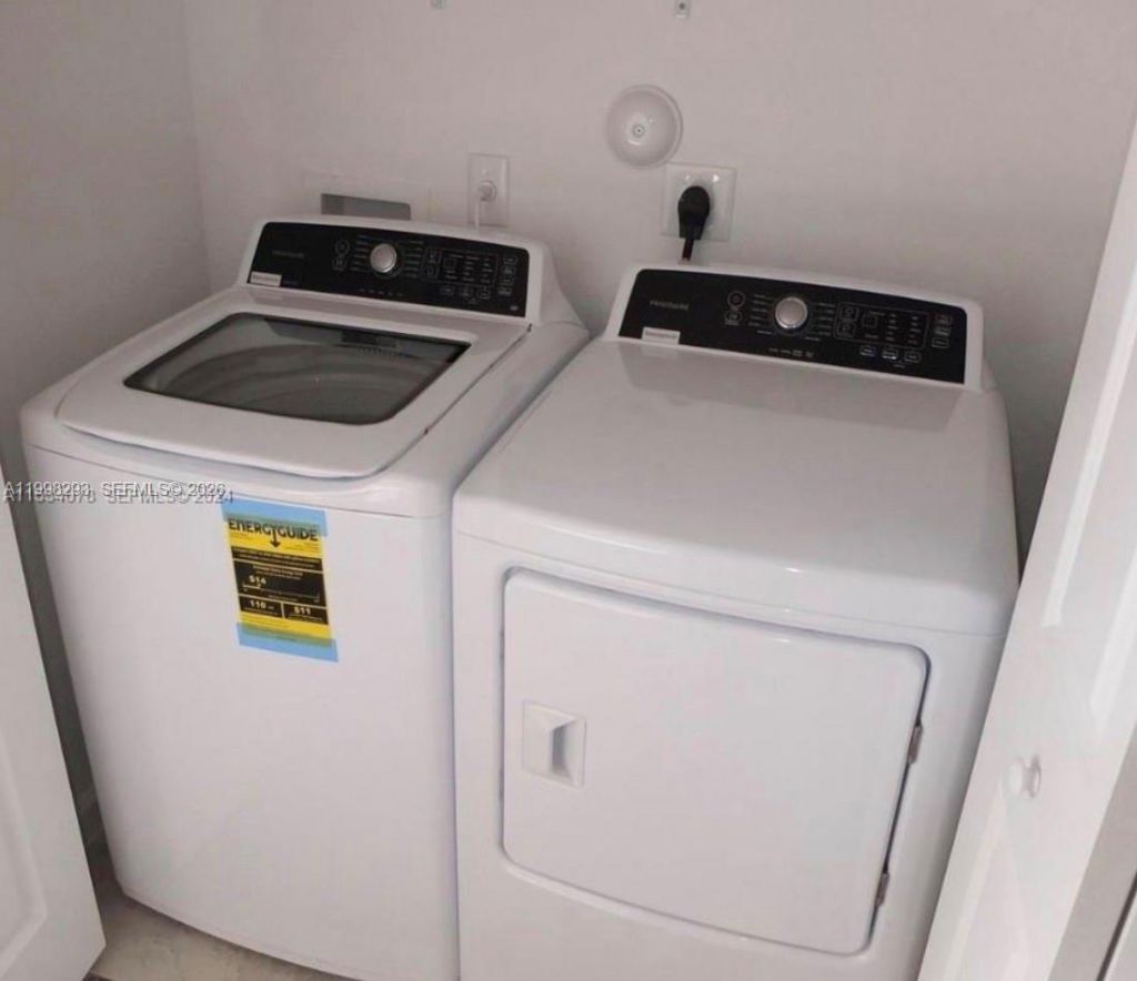 407 NE 208th Ter, Miami, FL 33179 Photo