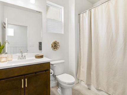 2949 Grassy Bank Ave, Sacramento, CA 95833 Photo