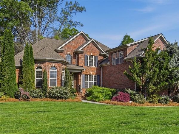 3304 Willow Wind Drive, Pfafftown, NC 27040