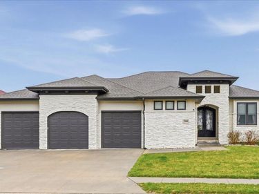 780 KEY Circle, CARTER LAKE, IA 51510