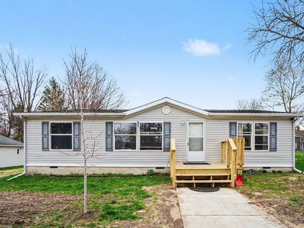 403 E 2nd Street, Lawton, MI 49065