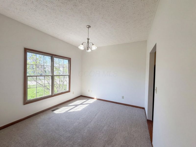 352 Highbanks Valley Court, Newark, OH 43055 Photo 11