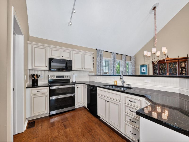 6531 Upper Lake Circle, Westerville, OH 43082 Photo 10