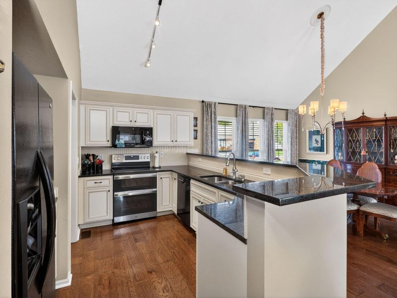 6531 Upper Lake Circle, Westerville, OH 43082 Photo 8