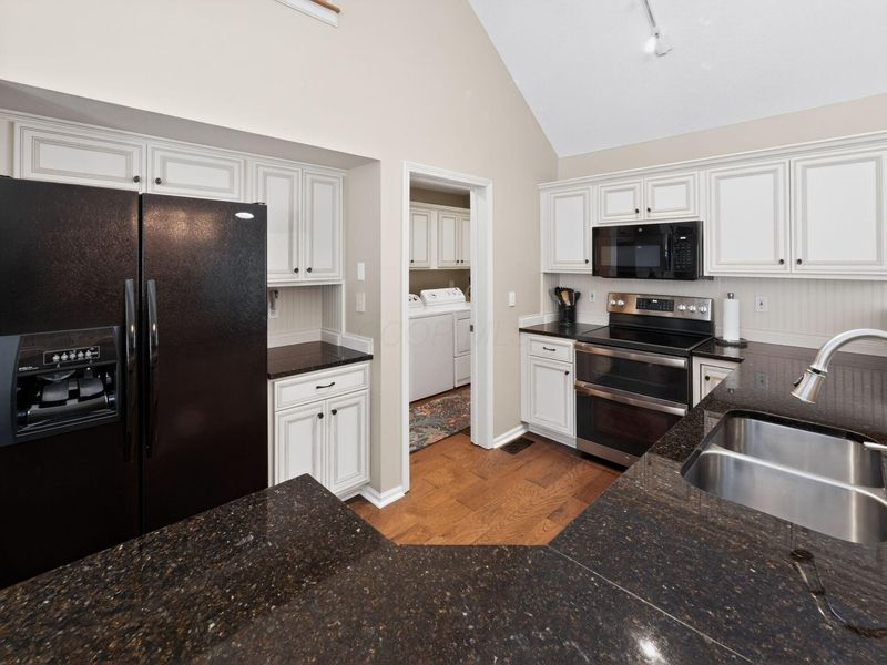 6531 Upper Lake Circle, Westerville, OH 43082 Photo 9